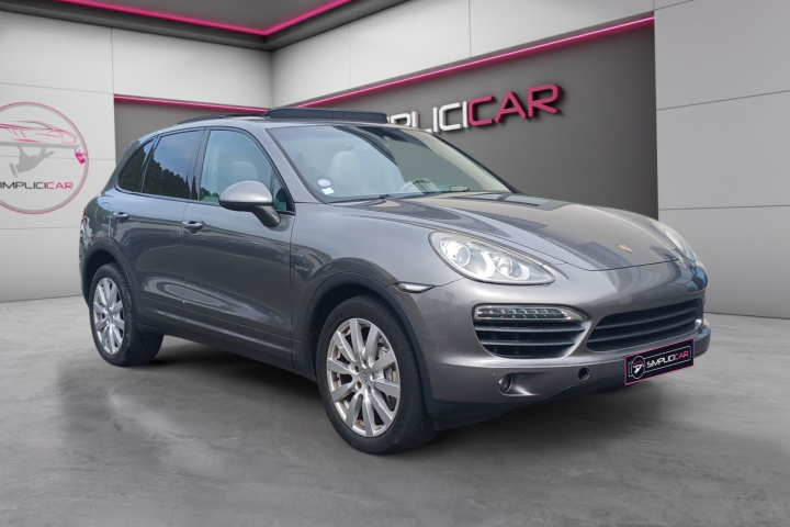 PORSCHE CAYENNE