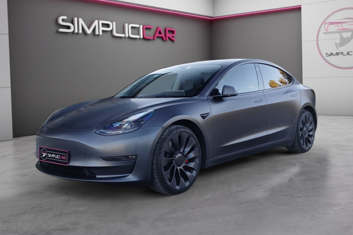 TESLA MODEL 3