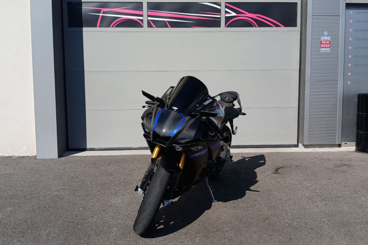 YAMAHA R1 M
