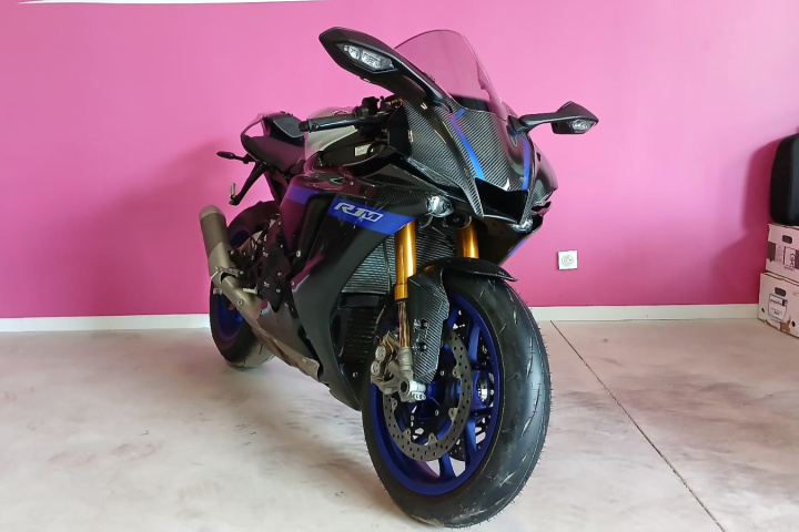 YAMAHA R1 M