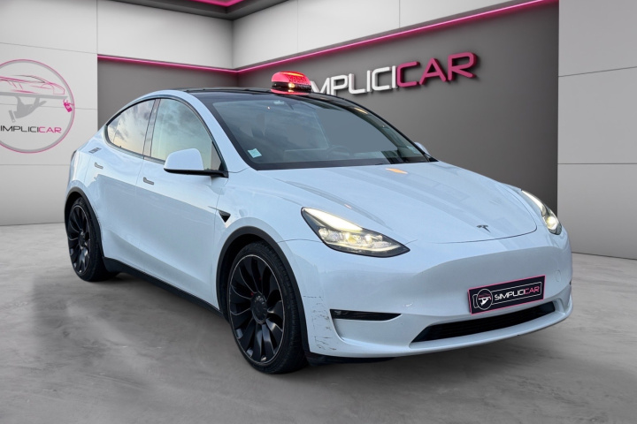 TESLA MODEL Y