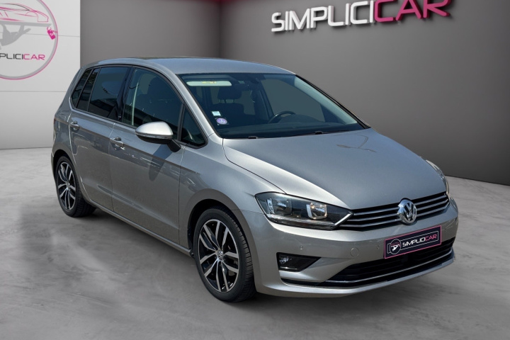 VOLKSWAGEN GOLF SPORTSVAN