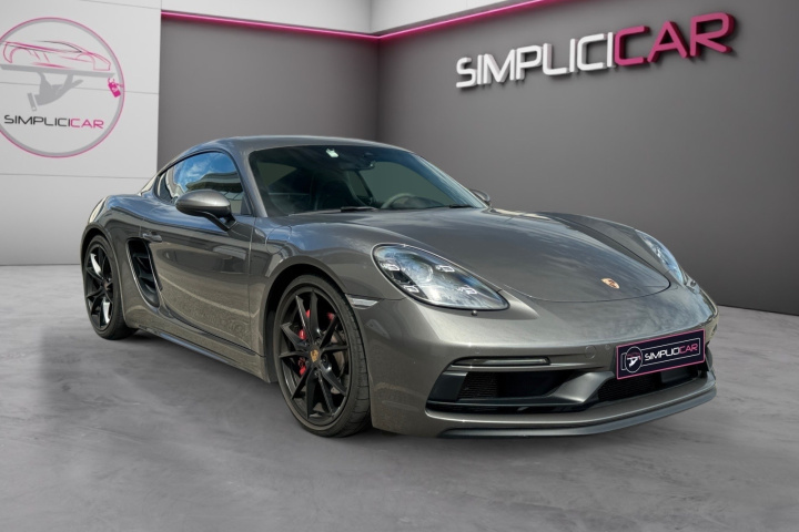 PORSCHE 718 CAYMAN