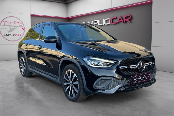 MERCEDES GLA