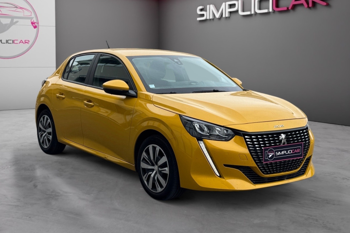 PEUGEOT 208